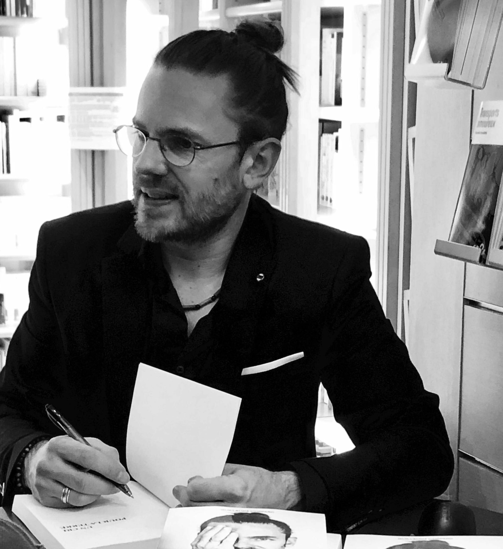 Guillaume Corpard lors d’une rencontre et séance de dédicaces à la librairie Kléber de Strasbourg